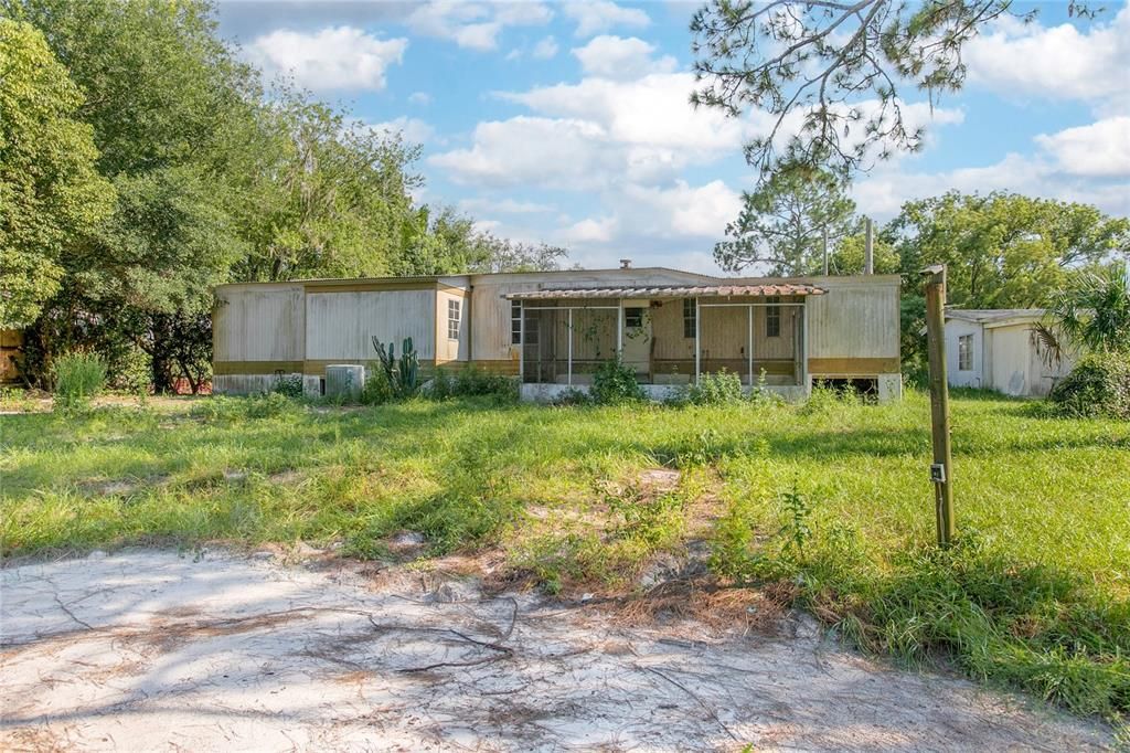 For Sale: $93,000 (2 beds, 2 baths, 720 Square Feet)