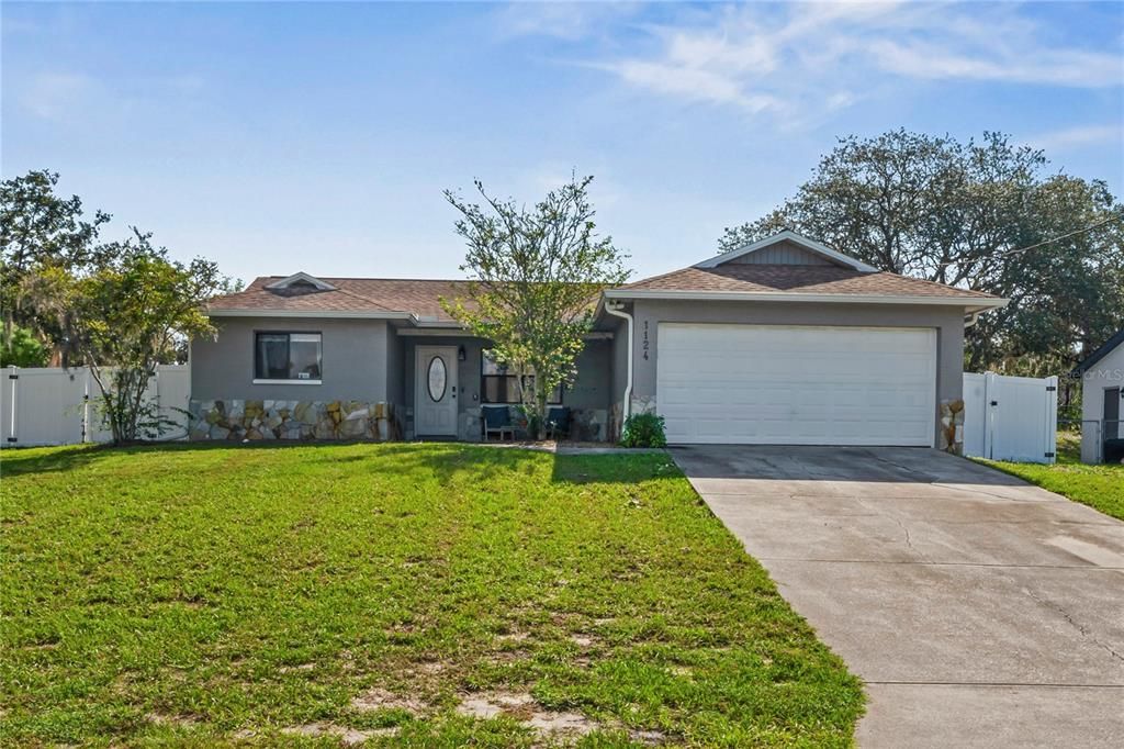 Недавно продано: $239,900 (3 спален, 2 ванн, 1258 Квадратных фут)