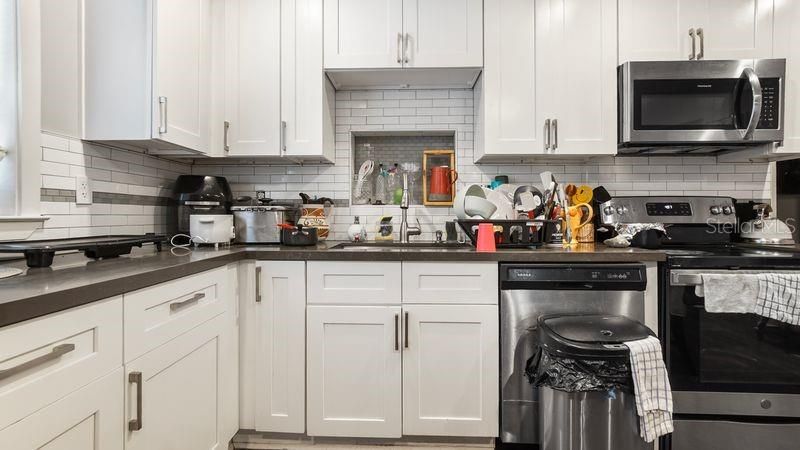 For Sale: $280,000 (4 beds, 2 baths, 1204 Square Feet)