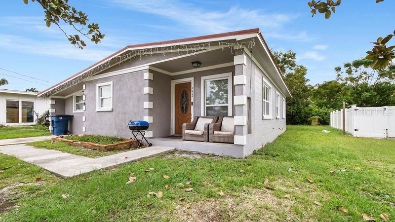 For Sale: $280,000 (4 beds, 2 baths, 1204 Square Feet)