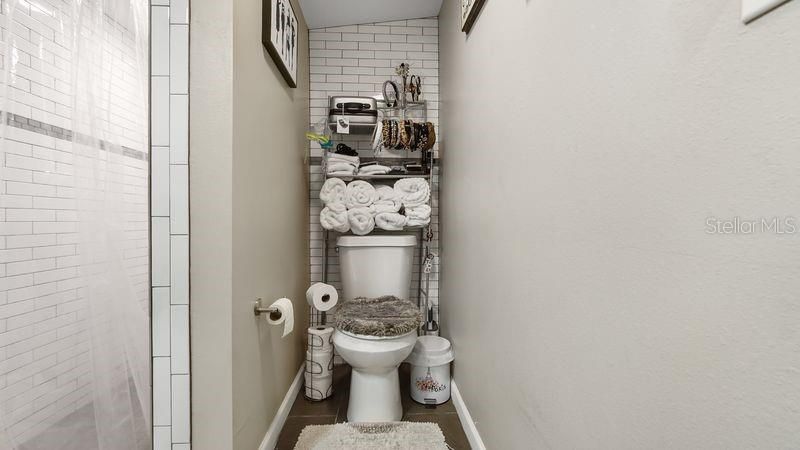 For Sale: $280,000 (4 beds, 2 baths, 1204 Square Feet)