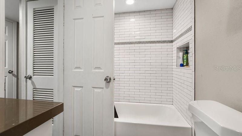 For Sale: $280,000 (4 beds, 2 baths, 1204 Square Feet)