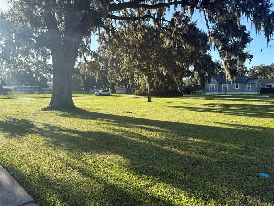 待售: $60,000 (0.39 acres)