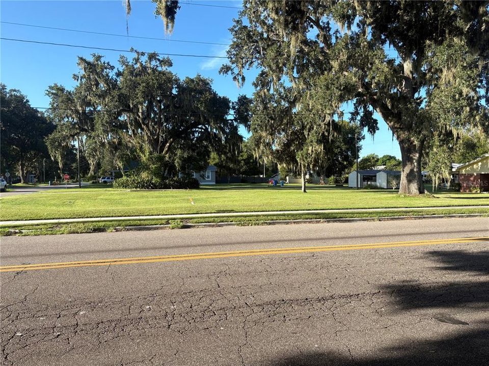 待售: $60,000 (0.39 acres)