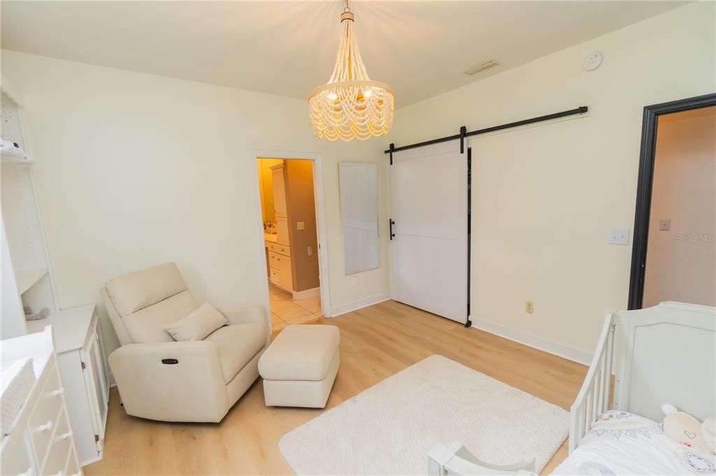 На продажу: $725,000 (5 спален, 2 ванн, 3051 Квадратных фут)