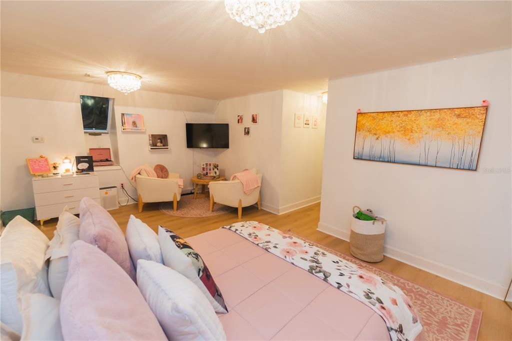 На продажу: $725,000 (5 спален, 2 ванн, 3051 Квадратных фут)