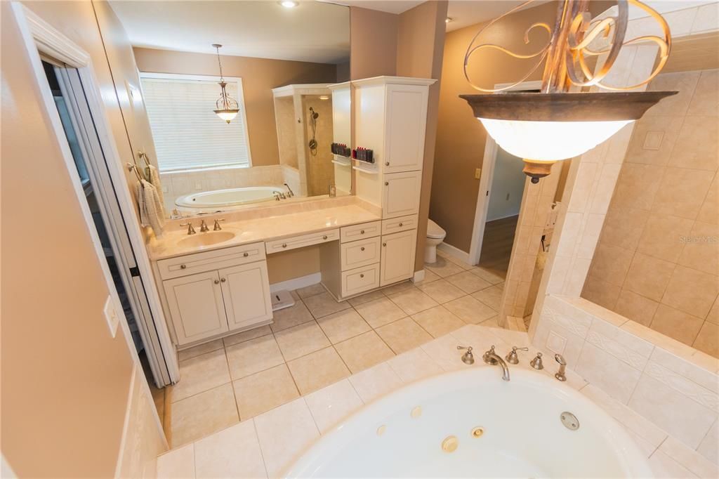 На продажу: $725,000 (5 спален, 2 ванн, 3051 Квадратных фут)