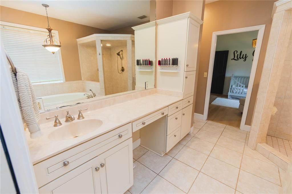 На продажу: $725,000 (5 спален, 2 ванн, 3051 Квадратных фут)