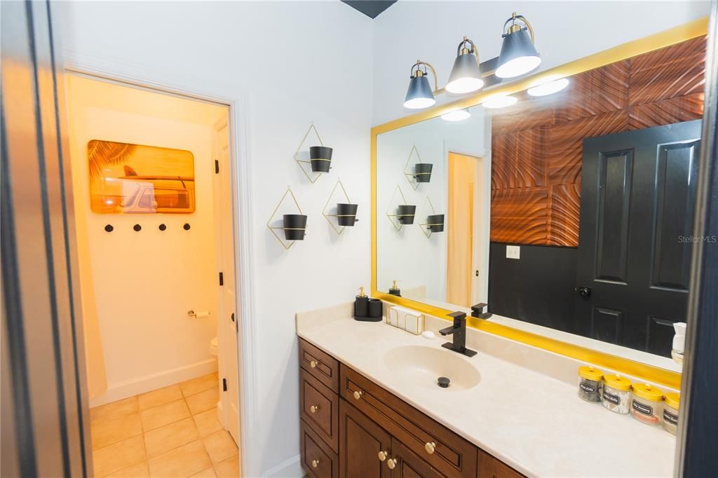 На продажу: $725,000 (5 спален, 2 ванн, 3051 Квадратных фут)