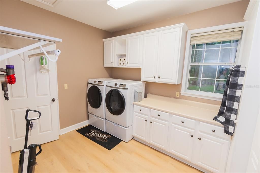 На продажу: $725,000 (5 спален, 2 ванн, 3051 Квадратных фут)