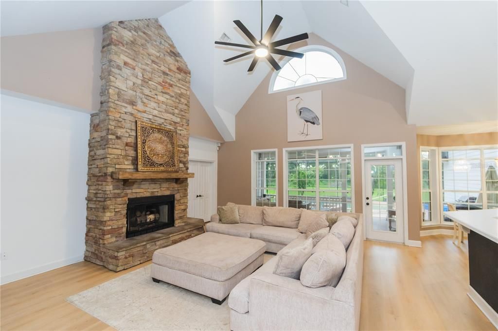 На продажу: $725,000 (5 спален, 2 ванн, 3051 Квадратных фут)