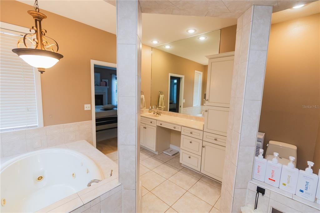 На продажу: $725,000 (5 спален, 2 ванн, 3051 Квадратных фут)