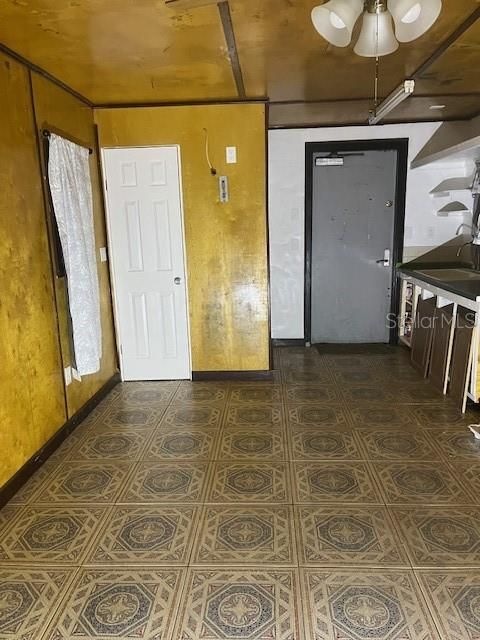 For Sale: $110,000 (3 beds, 2 baths, 1232 Square Feet)