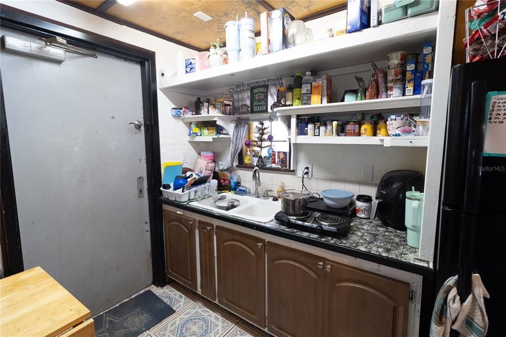 For Sale: $110,000 (3 beds, 2 baths, 1232 Square Feet)