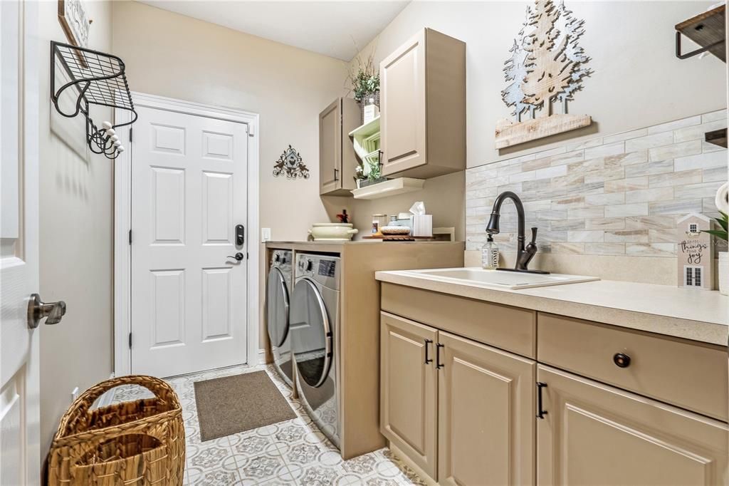 For Sale: $819,900 (4 beds, 3 baths, 3085 Square Feet)