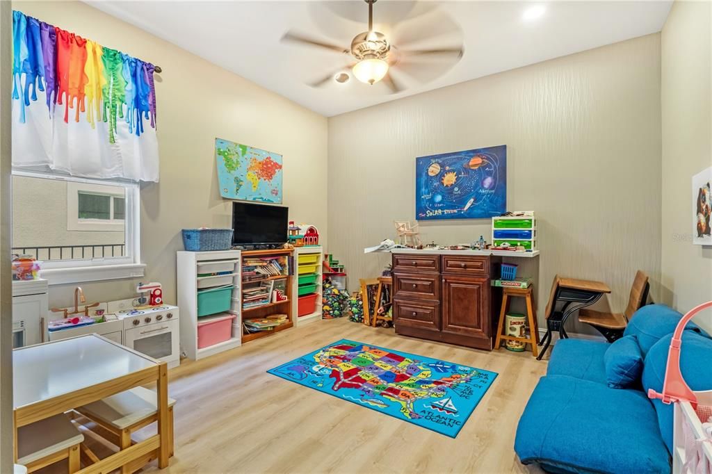 For Sale: $819,900 (4 beds, 3 baths, 3085 Square Feet)