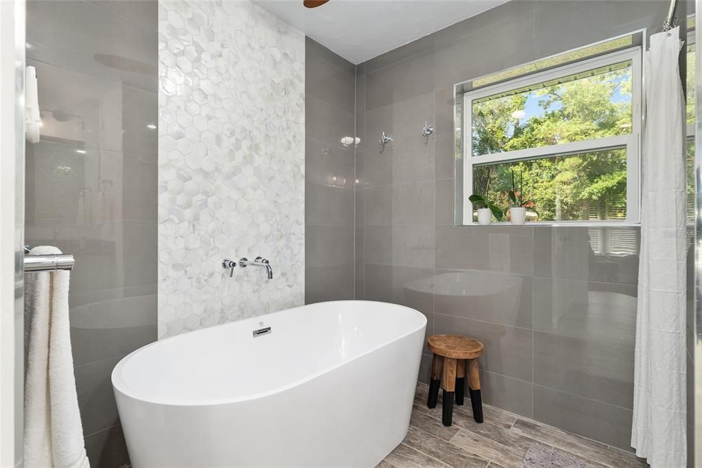 На продажу: $625,000 (5 спален, 3 ванн, 2330 Квадратных фут)