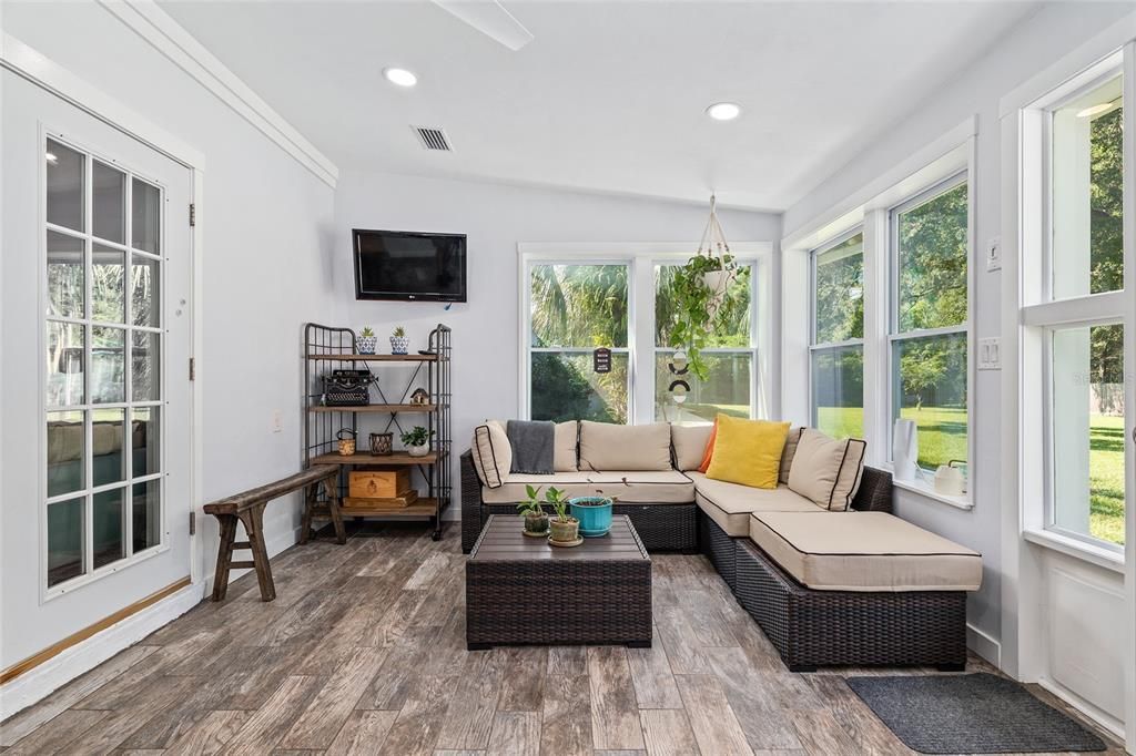 На продажу: $625,000 (5 спален, 3 ванн, 2330 Квадратных фут)