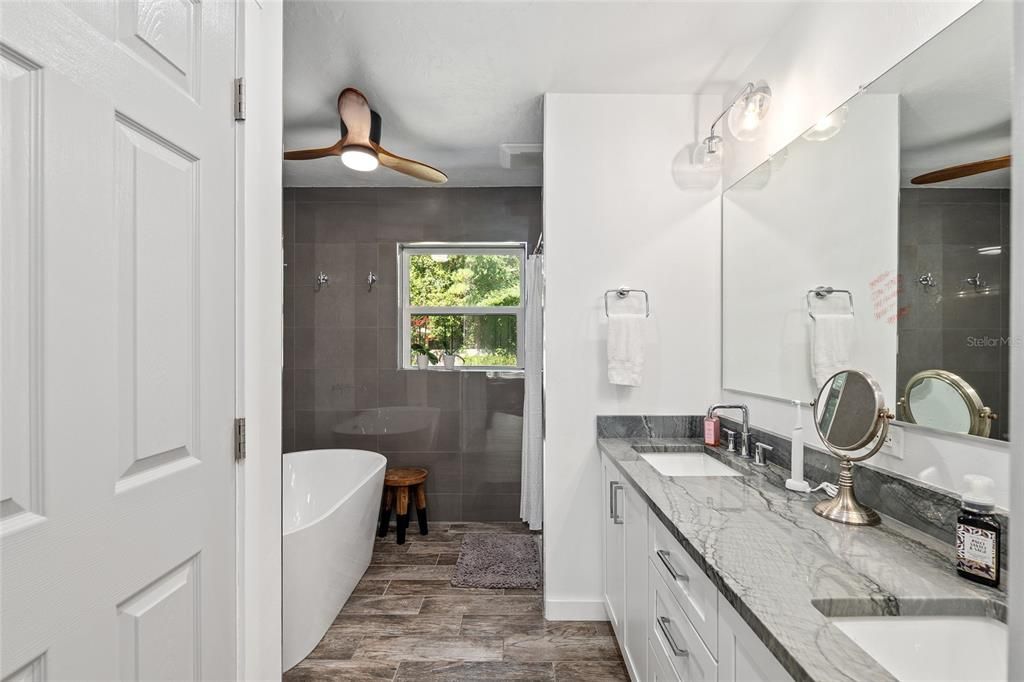 На продажу: $625,000 (5 спален, 3 ванн, 2330 Квадратных фут)