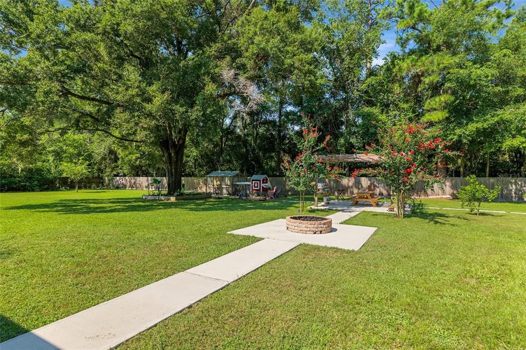 На продажу: $625,000 (5 спален, 3 ванн, 2330 Квадратных фут)