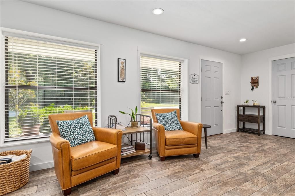 На продажу: $625,000 (5 спален, 3 ванн, 2330 Квадратных фут)