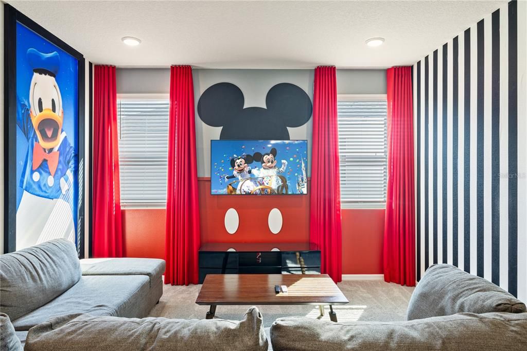 待售: $980,000 (9 贝兹, 6 浴室, 4363 平方英尺)