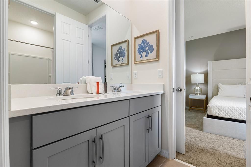 待售: $980,000 (9 贝兹, 6 浴室, 4363 平方英尺)