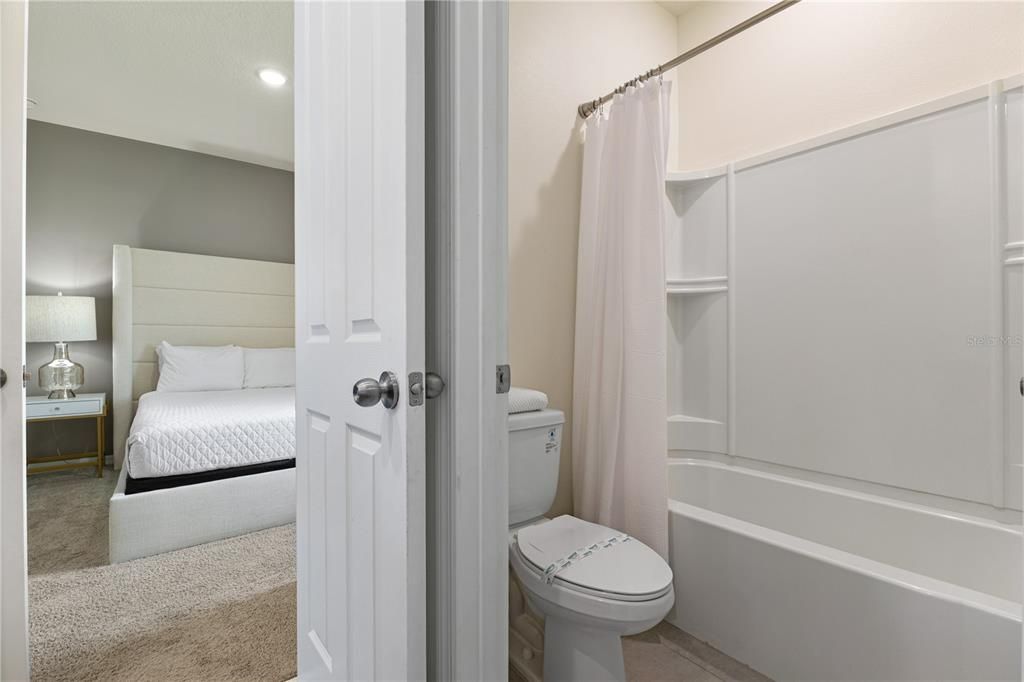 待售: $980,000 (9 贝兹, 6 浴室, 4363 平方英尺)