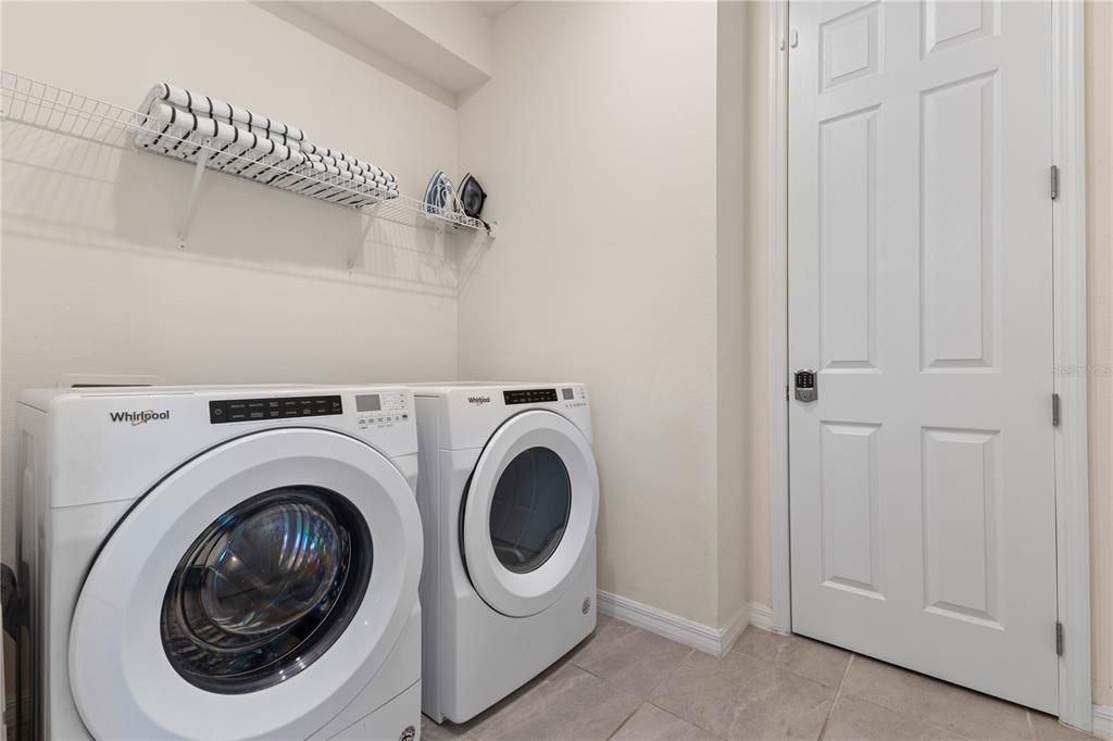 待售: $980,000 (9 贝兹, 6 浴室, 4363 平方英尺)