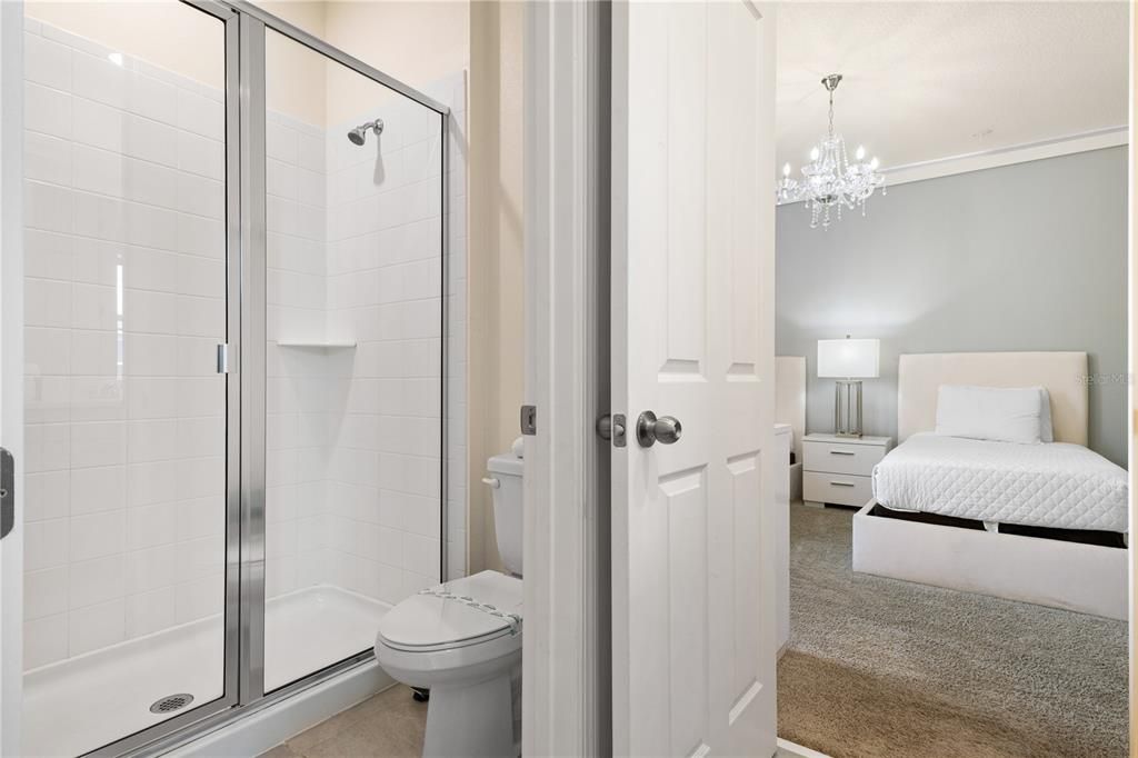 待售: $980,000 (9 贝兹, 6 浴室, 4363 平方英尺)