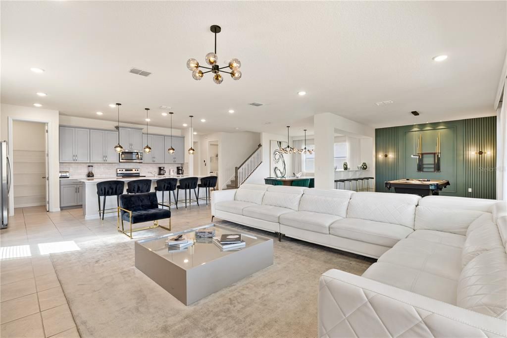 待售: $980,000 (9 贝兹, 6 浴室, 4363 平方英尺)