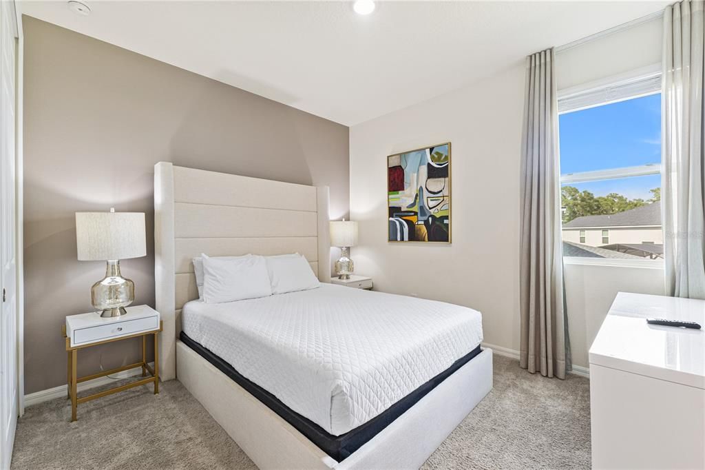 待售: $980,000 (9 贝兹, 6 浴室, 4363 平方英尺)