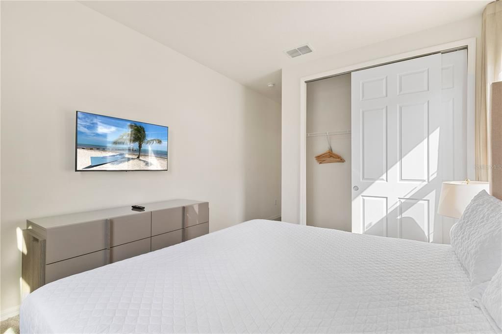 待售: $980,000 (9 贝兹, 6 浴室, 4363 平方英尺)