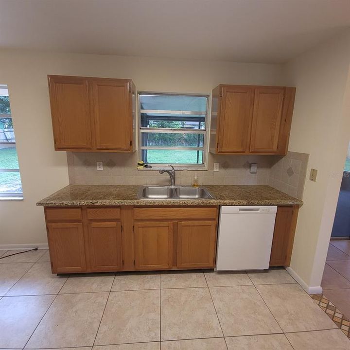 Active With Contract: $290,000 (3 beds, 2 baths, 1260 Square Feet)