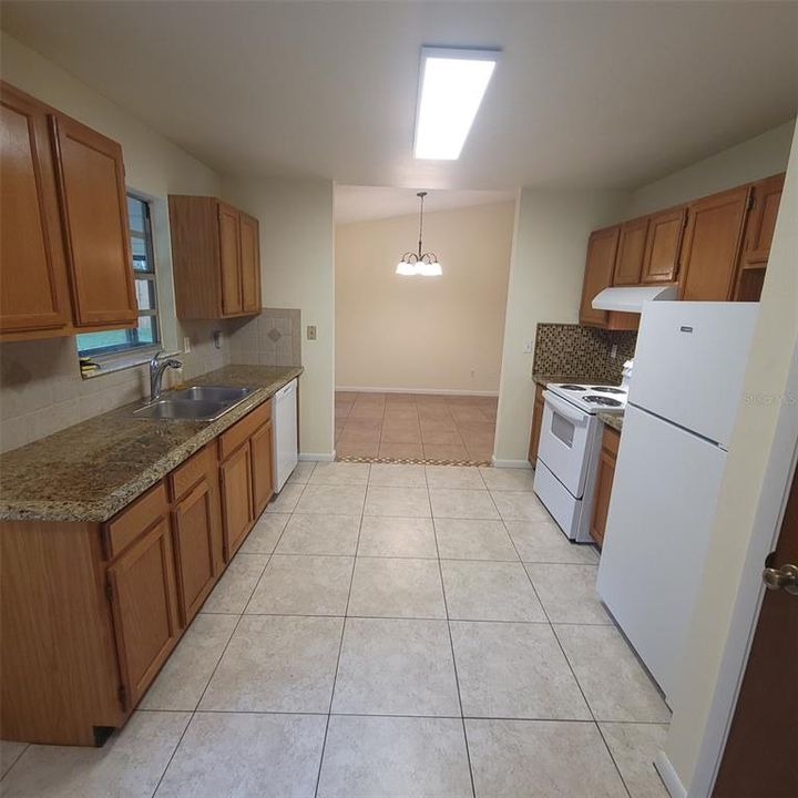 Active With Contract: $290,000 (3 beds, 2 baths, 1260 Square Feet)