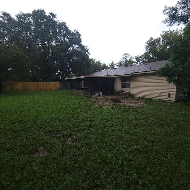 Active With Contract: $290,000 (3 beds, 2 baths, 1260 Square Feet)