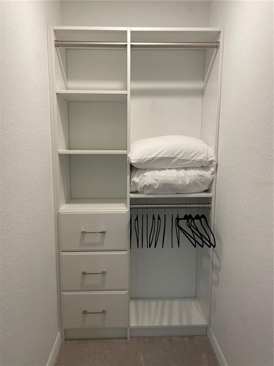 Activo con contrato: $369,000 (2 camas, 2 baños, 1655 Pies cuadrados)