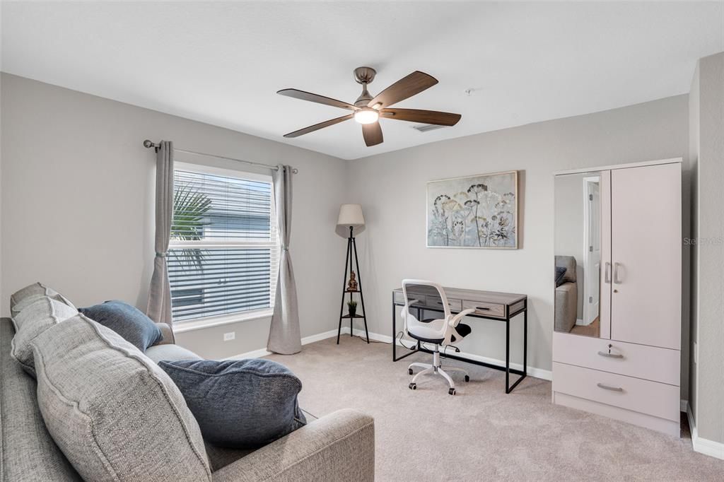 Activo con contrato: $369,000 (2 camas, 2 baños, 1655 Pies cuadrados)