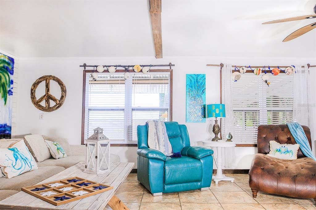 For Sale: $385,000 (2 beds, 2 baths, 1392 Square Feet)