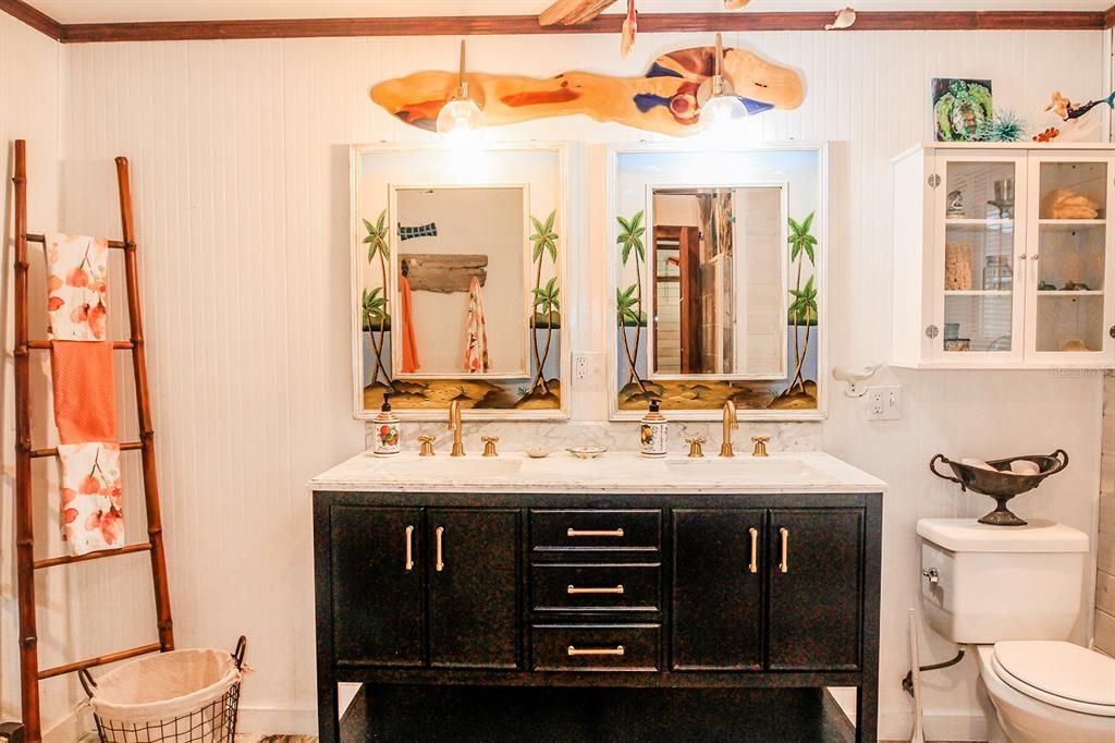 For Sale: $385,000 (2 beds, 2 baths, 1392 Square Feet)