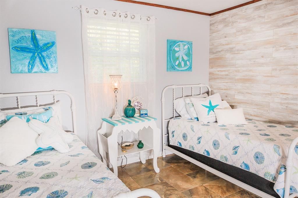 For Sale: $385,000 (2 beds, 2 baths, 1392 Square Feet)