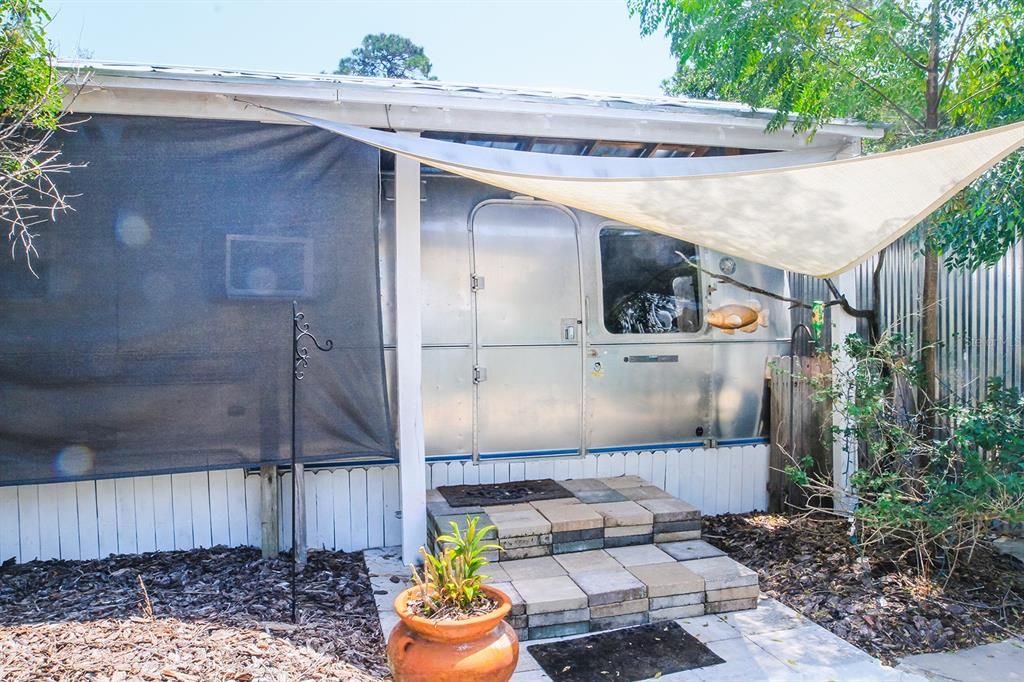 For Sale: $385,000 (2 beds, 2 baths, 1392 Square Feet)