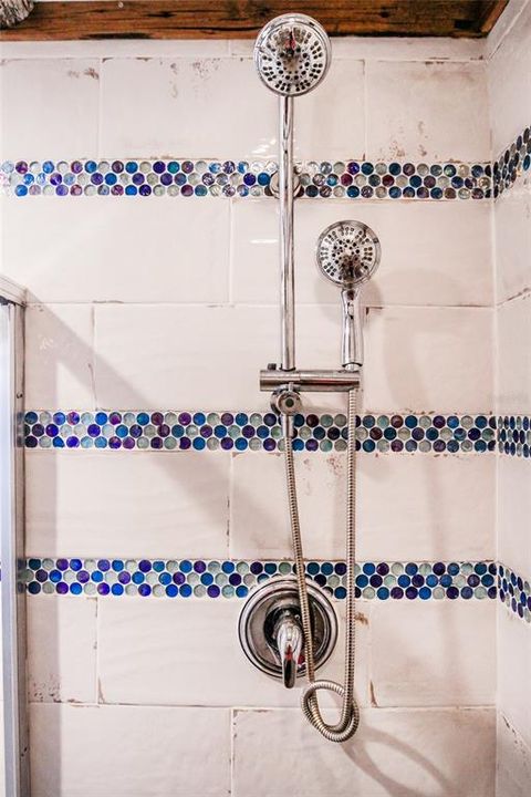 For Sale: $385,000 (2 beds, 2 baths, 1392 Square Feet)