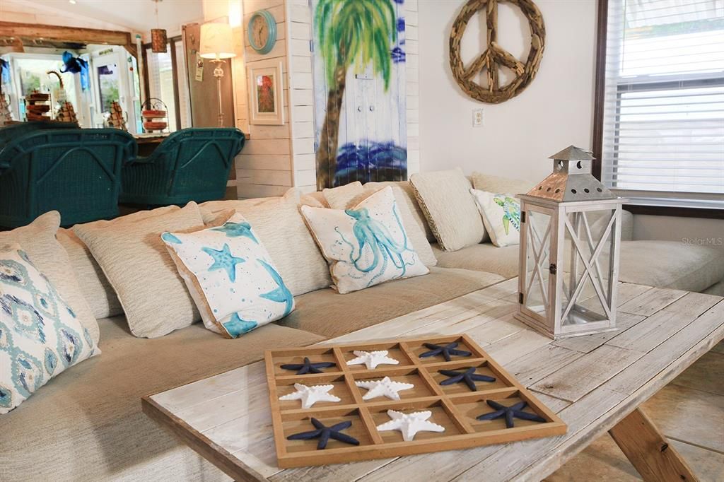 For Sale: $385,000 (2 beds, 2 baths, 1392 Square Feet)