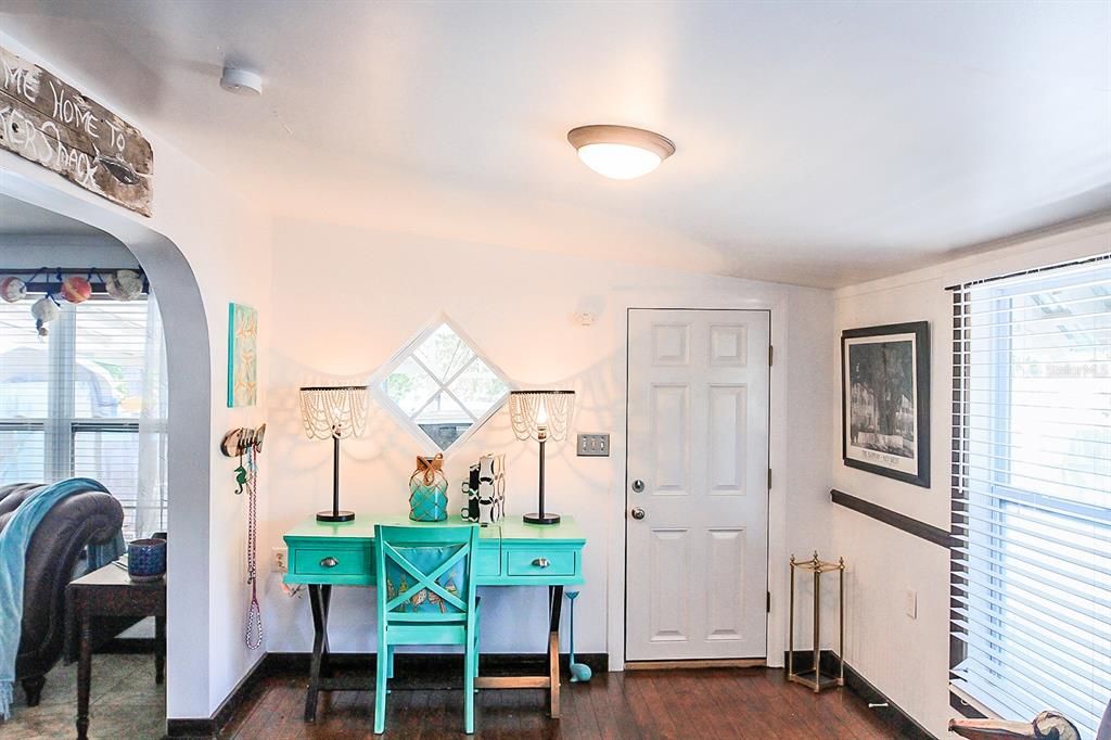 For Sale: $385,000 (2 beds, 2 baths, 1392 Square Feet)