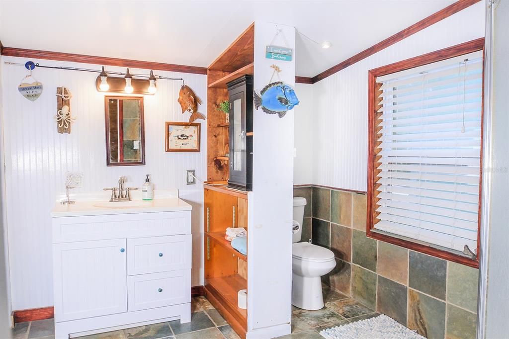 For Sale: $385,000 (2 beds, 2 baths, 1392 Square Feet)