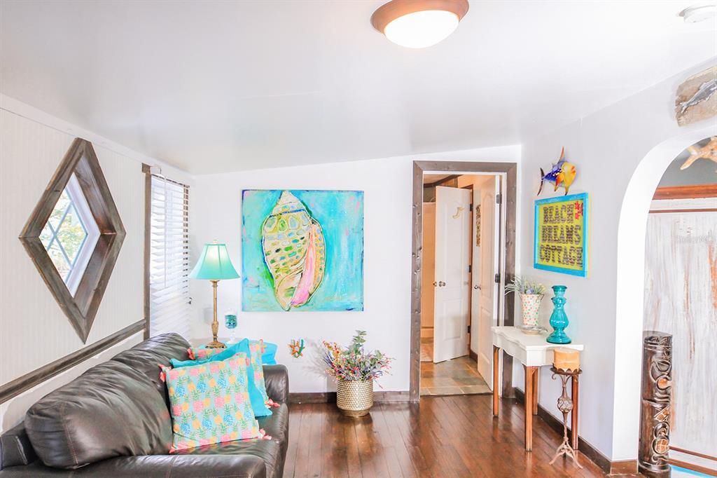 For Sale: $385,000 (2 beds, 2 baths, 1392 Square Feet)