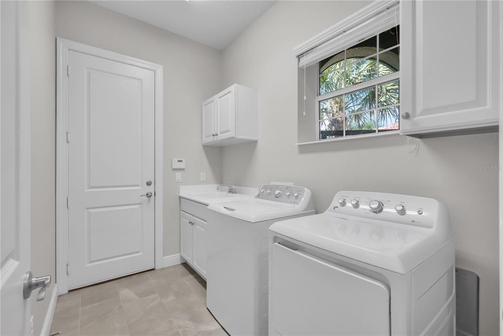 For Sale: $525,000 (3 beds, 2 baths, 2185 Square Feet)