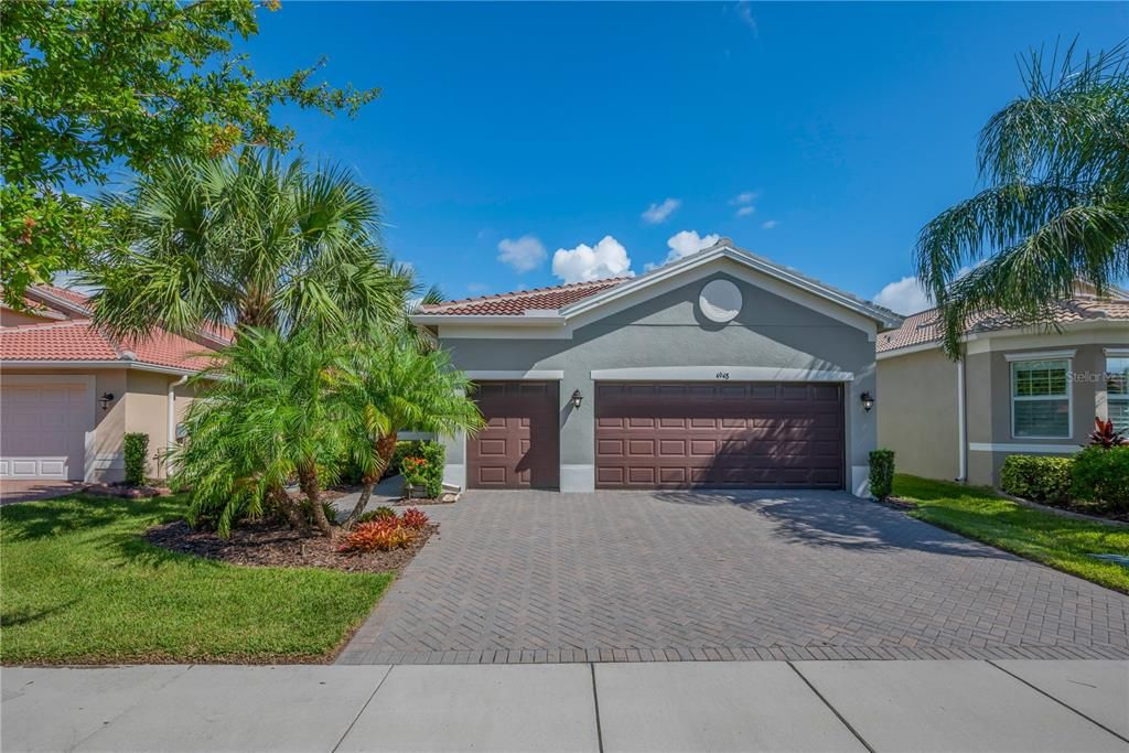 For Sale: $525,000 (3 beds, 2 baths, 2185 Square Feet)