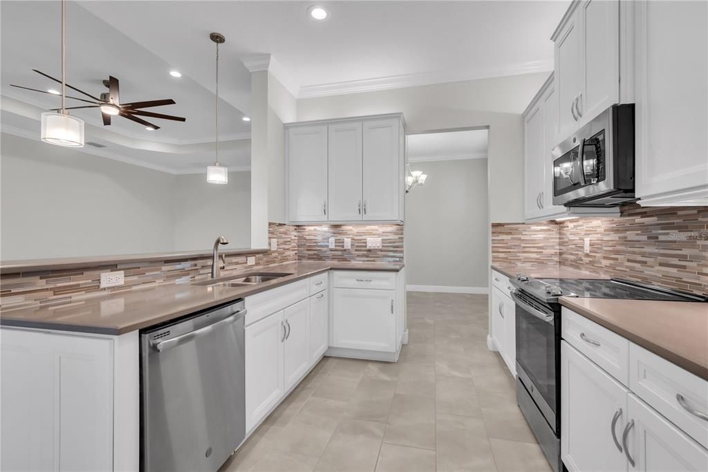 For Sale: $525,000 (3 beds, 2 baths, 2185 Square Feet)